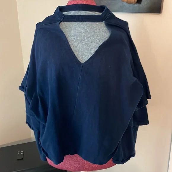 AG Cropped Layered Sleeve Sweatshirt - Picture 5 of 6